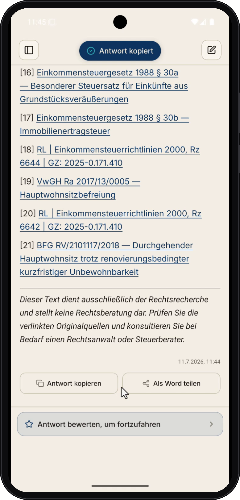 Nummerierte Fundstellen in der IURIX-App: EStG § 30a/§ 30b, EStR-Randziffern, VwGH- und BFG-Entscheidungen — darunter die Buttons „Antwort kopieren“ und „Als Word teilen“.